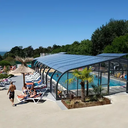 キャンプ場 Camping Sunissim De L'eve By Locatour 4*