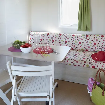 キャンプ場 Camping Sunissim De L'eve By Locatour 4*